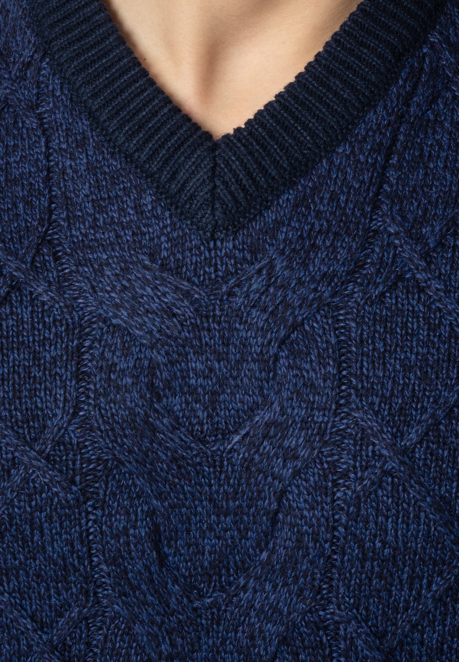 colour_Navy Marl|Hatcliffe cable v-neck jumper - Merc London